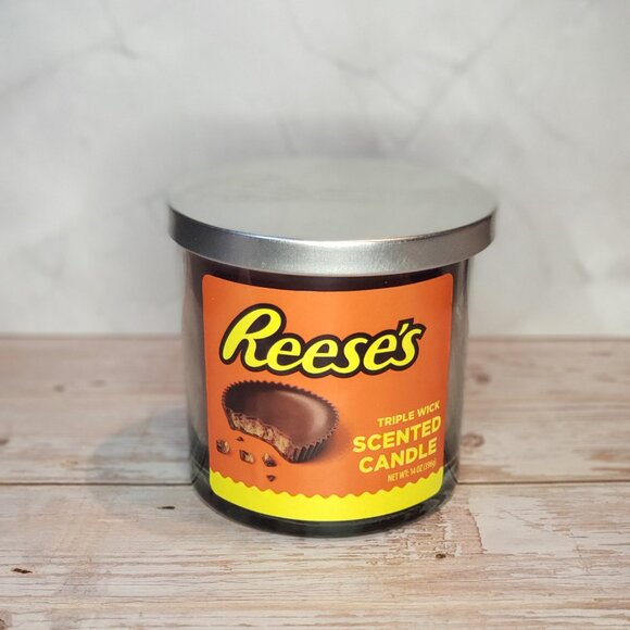 🆕Reese's Peanut Butter Cup Scented 3-Wick Candle - Picture 2 of 4